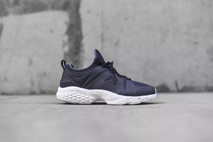 “我”很努力地成为一双球鞋，只是想不到成为了冷门款——《每周冷门球鞋大赏》