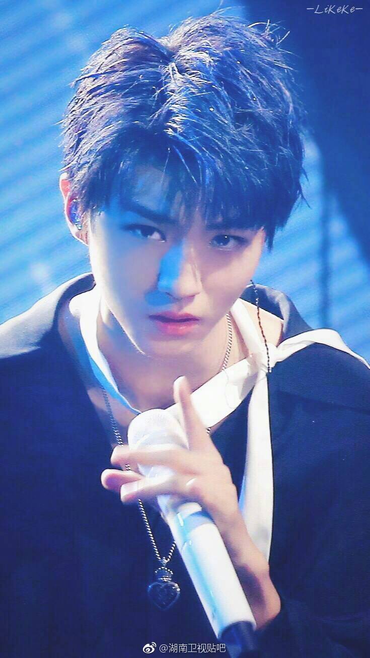 「TFBOYS」「分享」171019王俊凯眼神杀合集一双桃花眼撩动万人心