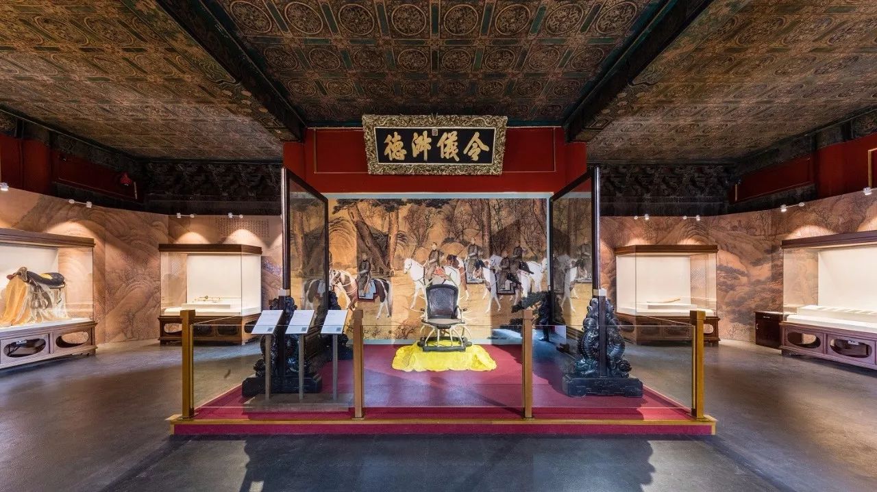 都告诉你们别把故宫挤爆了你们还是挤爆了