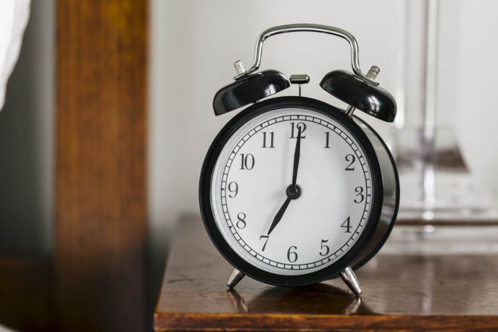 年轻人手脚冰凉怕冷怎么办,年轻人手脚冰凉怎么回事