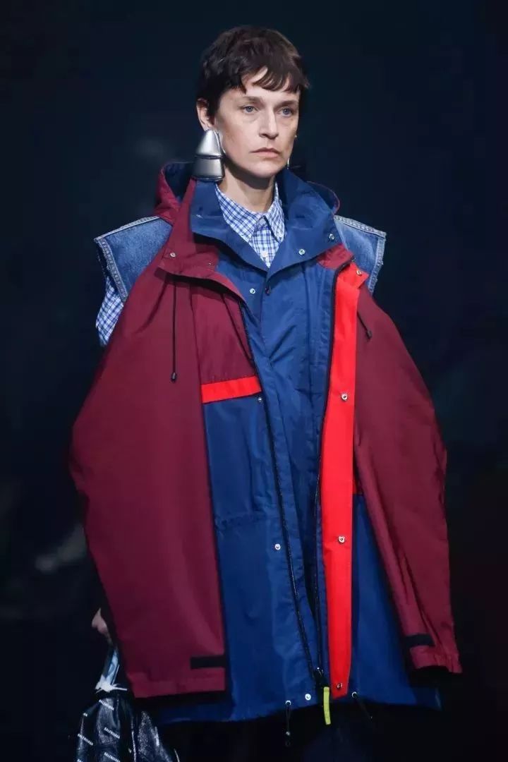 这个大品牌“棉被包”的设计师，你给我出来！竟然还敢卖天价？