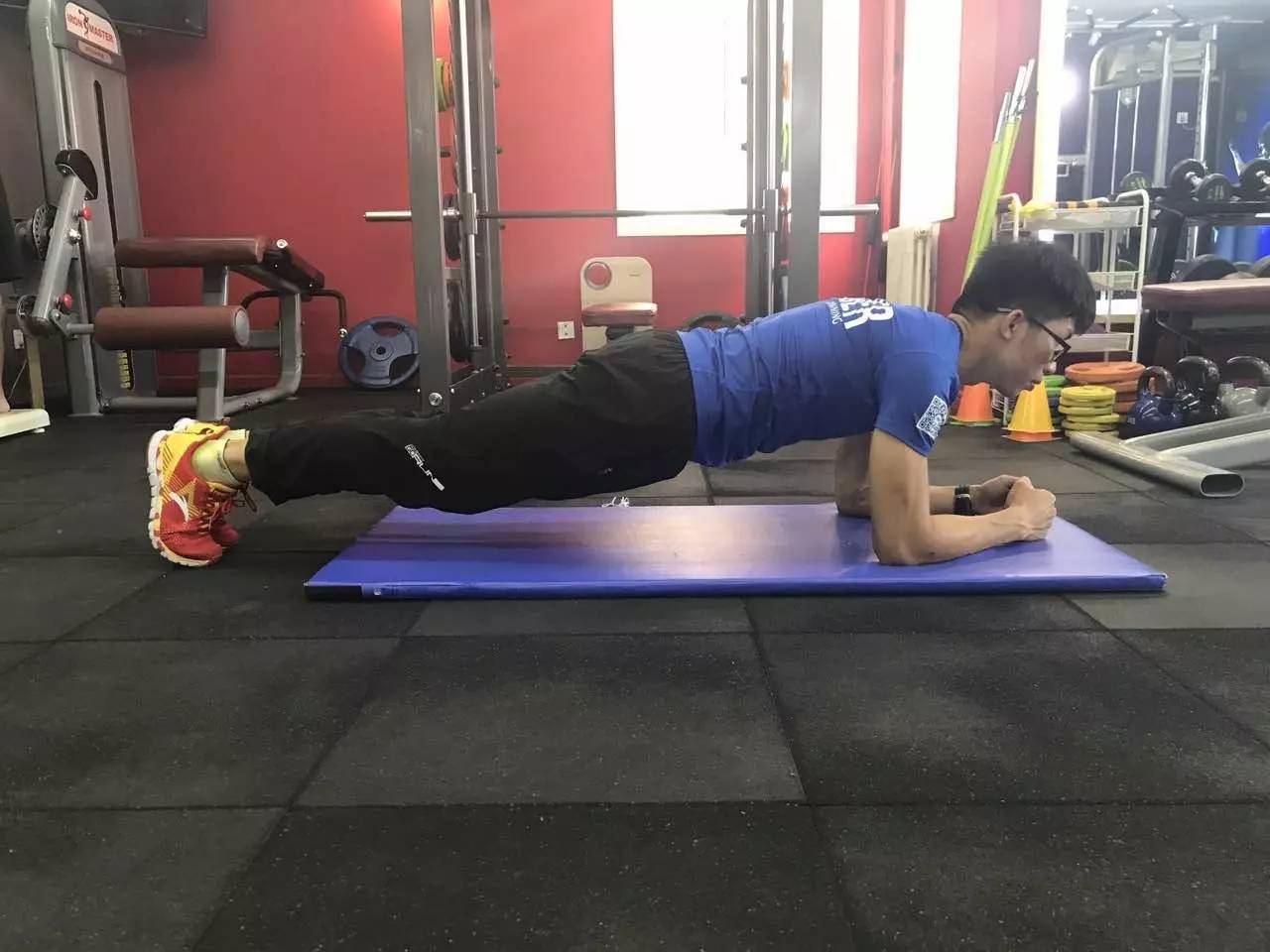 腰痛神奇针灸,腰痛的神奇秘方