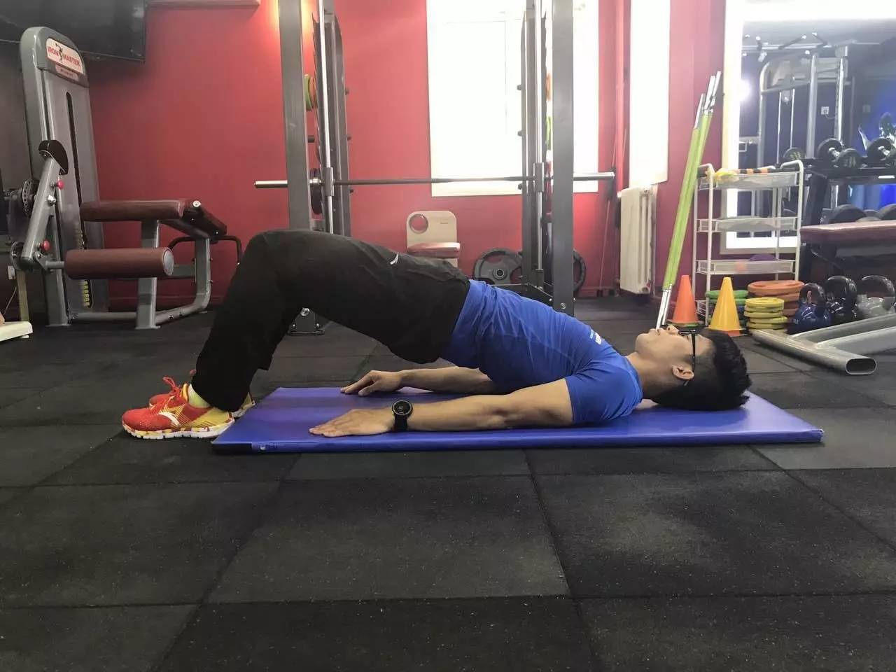 腰痛神奇针灸,腰痛的神奇秘方