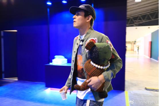 潮自拍专访陈冠希：你说这就是你的生活，我也算是来看过了