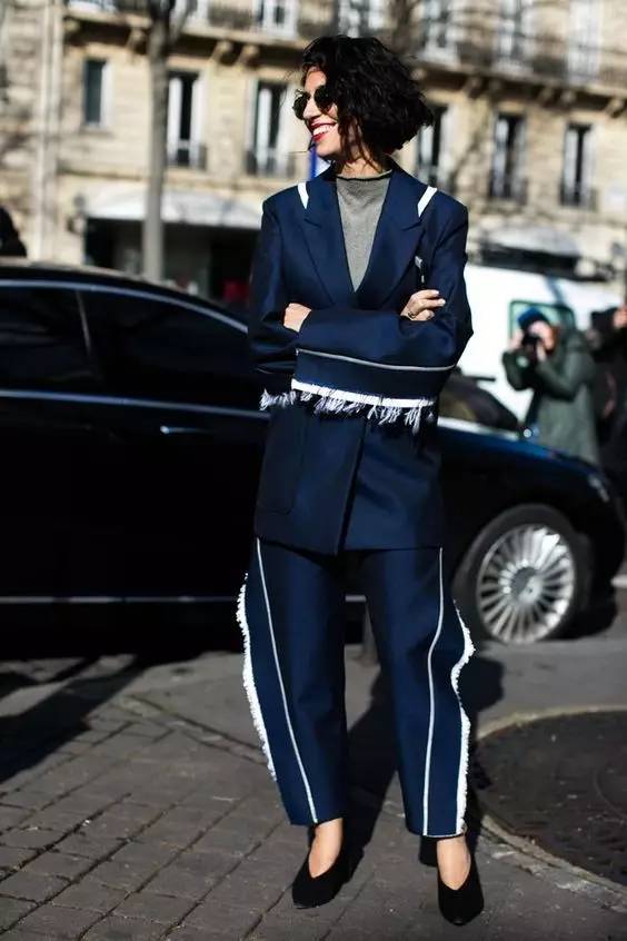 秋季穿衣搭配技巧,秋季穿衣搭配方法大全