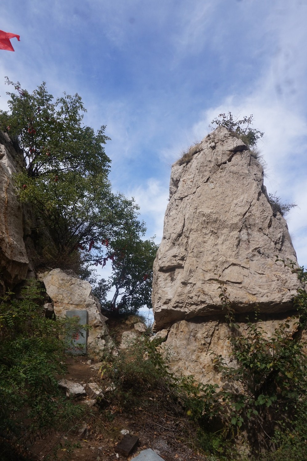 京西第一孤峰,鸡鸣山孤峰独秀
