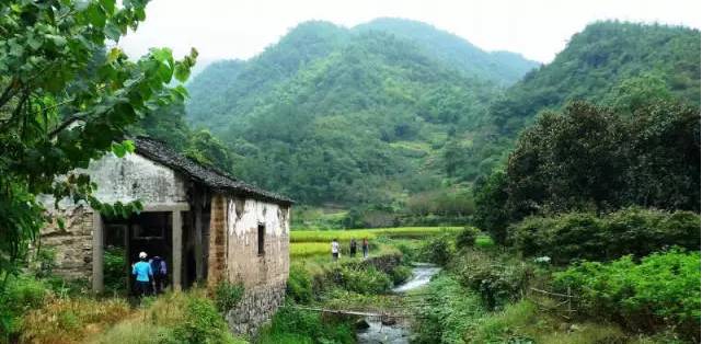 走不完的山川大地,走不完的川西看不完的美景