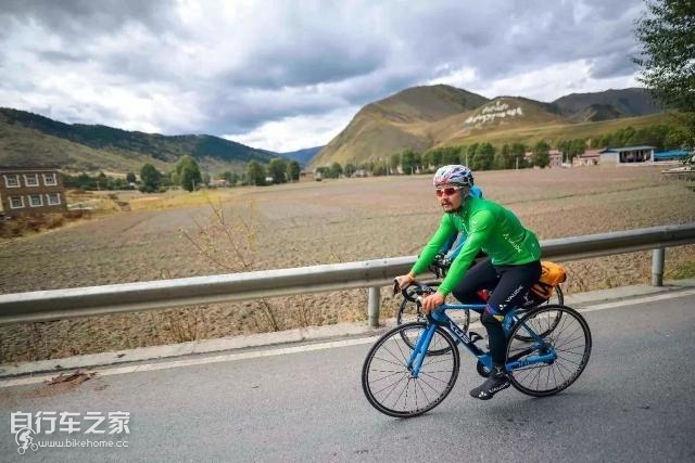 英雄莫问出处下一句,英雄莫问出处莫欺少年穷