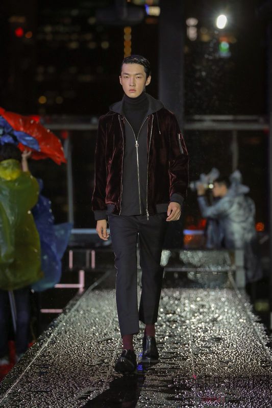 “THEICON”大秀演绎沪上星空传奇，MECITY上海旗舰店隆重开幕