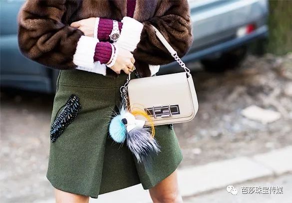 衣袖太长不用剪一个针法搞定,衣袖长了不剪短如何缝合