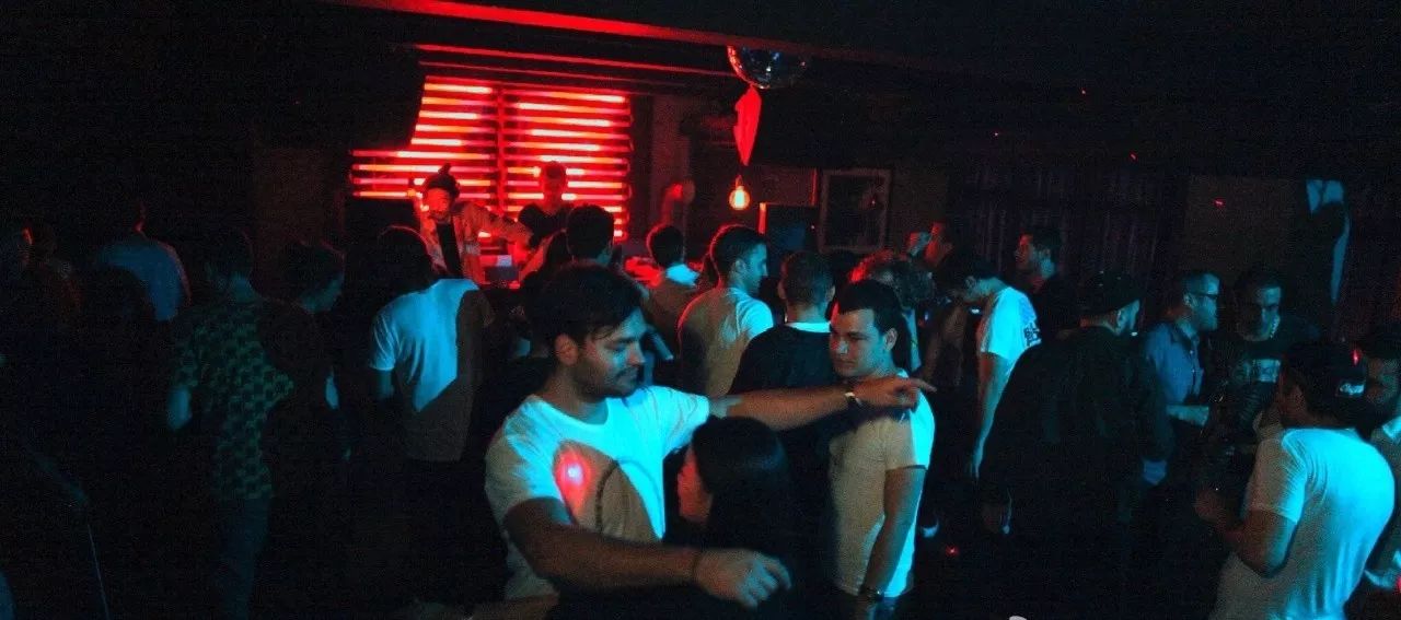 亚洲酷青年们晚上都在哪集合?我们把那些据点“一窝端”了!