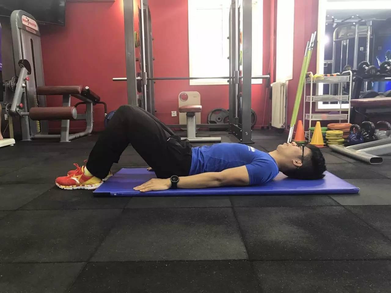 腰痛神奇针灸,腰痛的神奇秘方