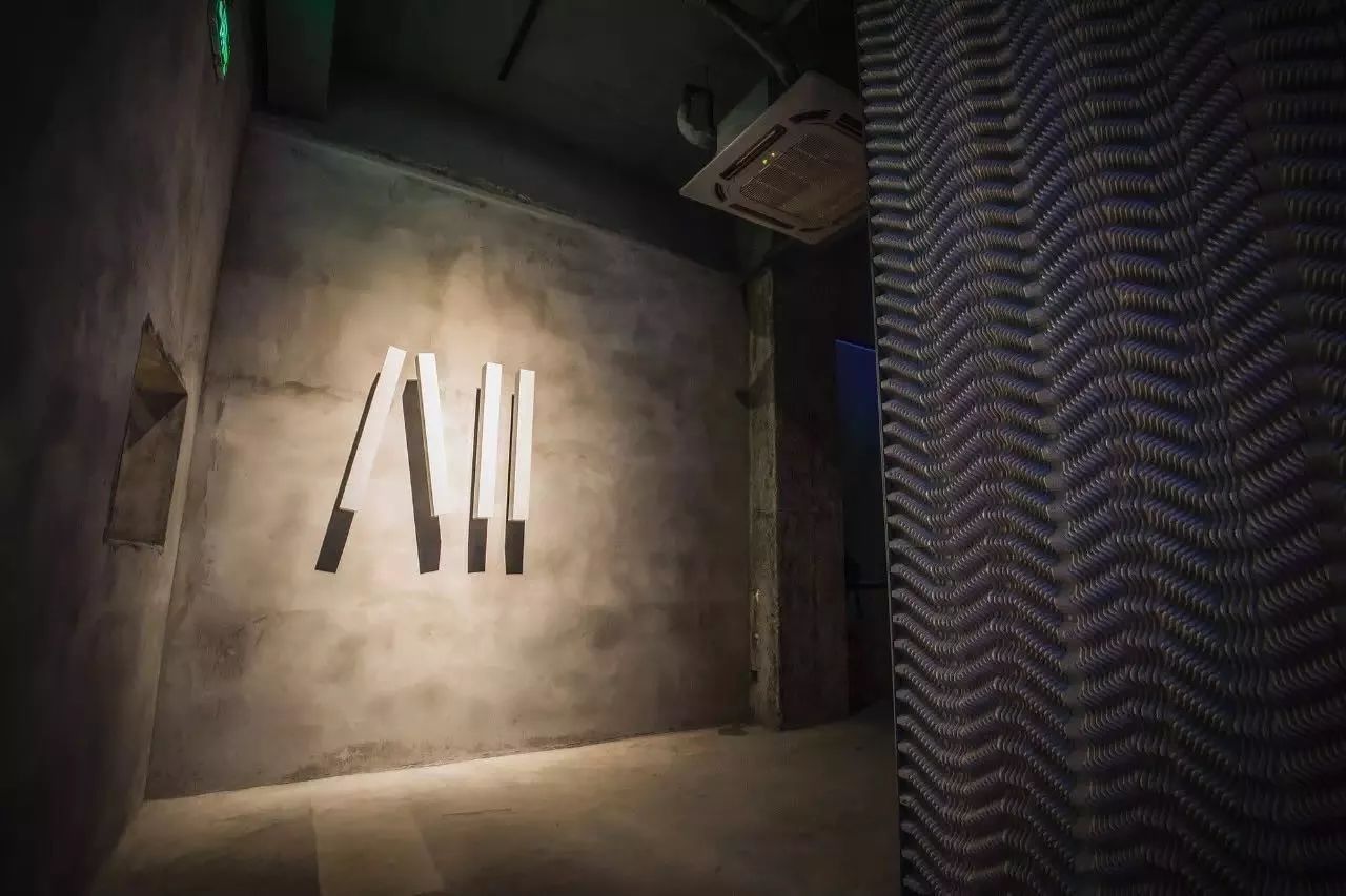 亚洲酷青年们晚上都在哪集合?我们把那些据点“一窝端”了!