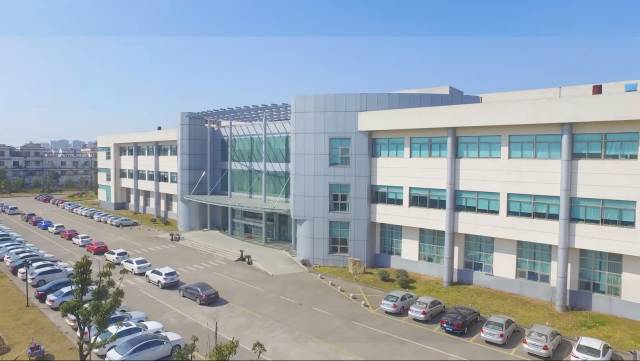 从默默无闻到行业巨头,从小作坊到上市公司的传奇