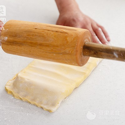 榴莲酥的做法烤箱空气炸锅,榴莲酥的做法微波炉