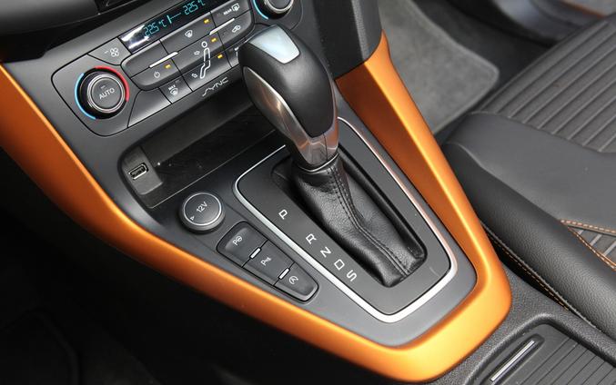 科鲁兹和福克斯,福克斯和昂克赛拉的空间哪个大