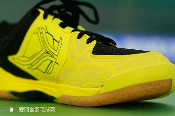 迪卡侬bs羽毛球鞋,花钱花在刀刃