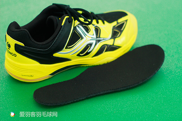 迪卡侬bs羽毛球鞋,花钱花在刀刃