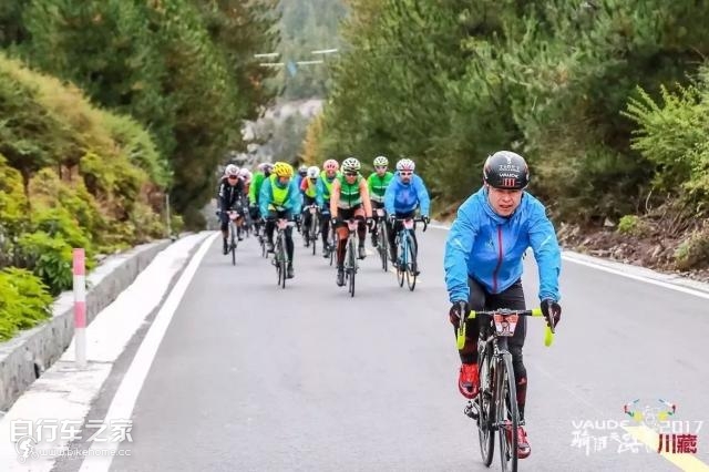 英雄莫问出处下一句,英雄莫问出处莫欺少年穷