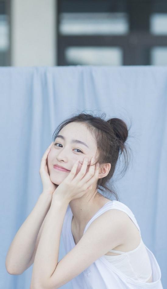 披肩发发型扎法教程,披肩发发型简单扎法视频教程