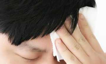 出汗有气味什么原因汗有这种味道或是尿毒症