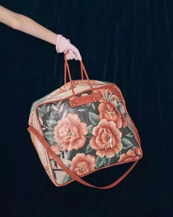 这个大品牌“棉被包”的设计师，你给我出来！竟然还敢卖天价？