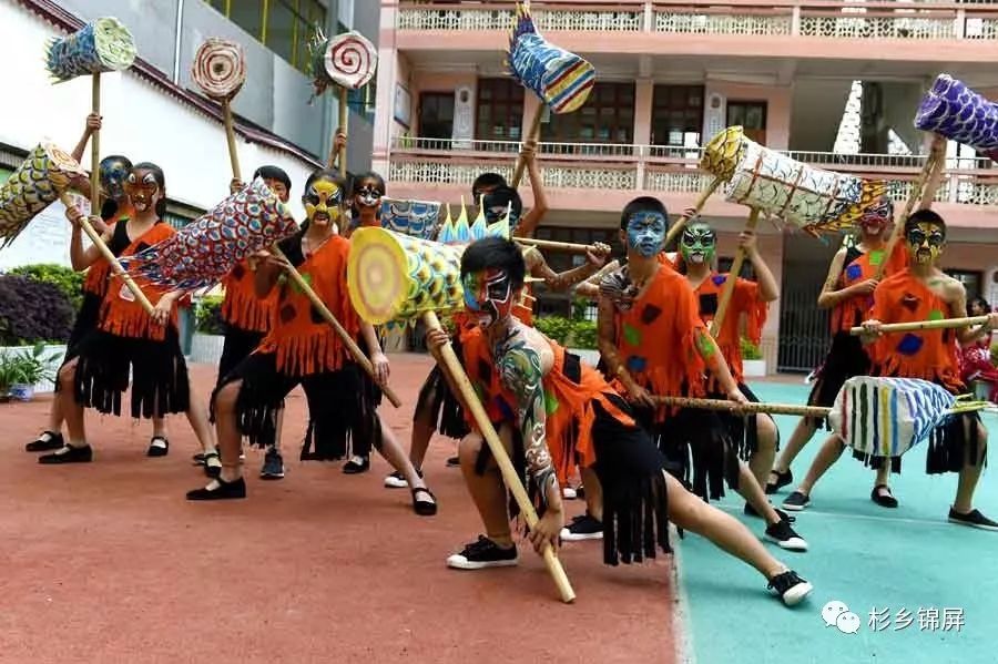 「喜迎十九大砥砺奋进的五年」令人竖起大拇指的锦屏教育