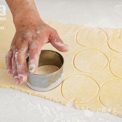 榴莲酥的做法烤箱空气炸锅,榴莲酥的做法微波炉