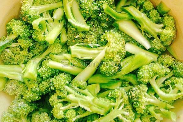 凉拌西兰花焯水几分钟,凉拌西兰花苔