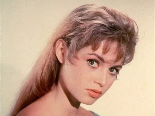 聊聊旧时美容那些事,女人们为了爱美太拼了!