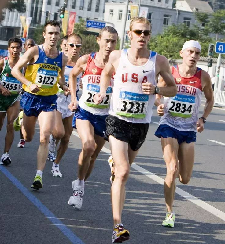 不认真对待训练,不重视运动前热身