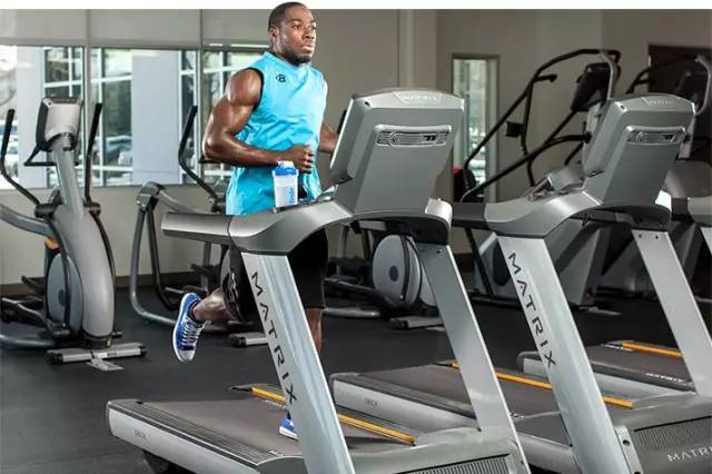 健身房用什么器械减肥最快,健身房先练有氧还是先练器械