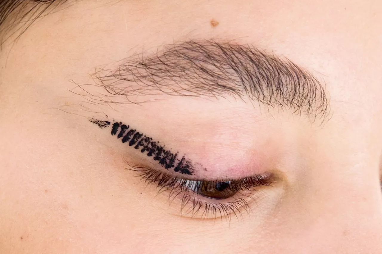 适合亚洲人的八种眼线画法 (眼线怎么画好看又粗又黑)