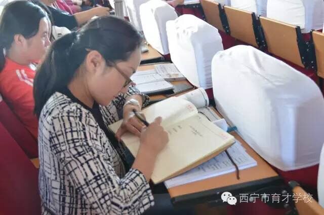 弘扬高尚师德坚持廉洁从教,廉洁从教崇尚师德