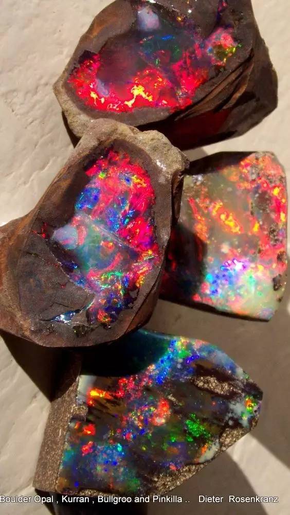 教育底色什么颜色,矿物颜色