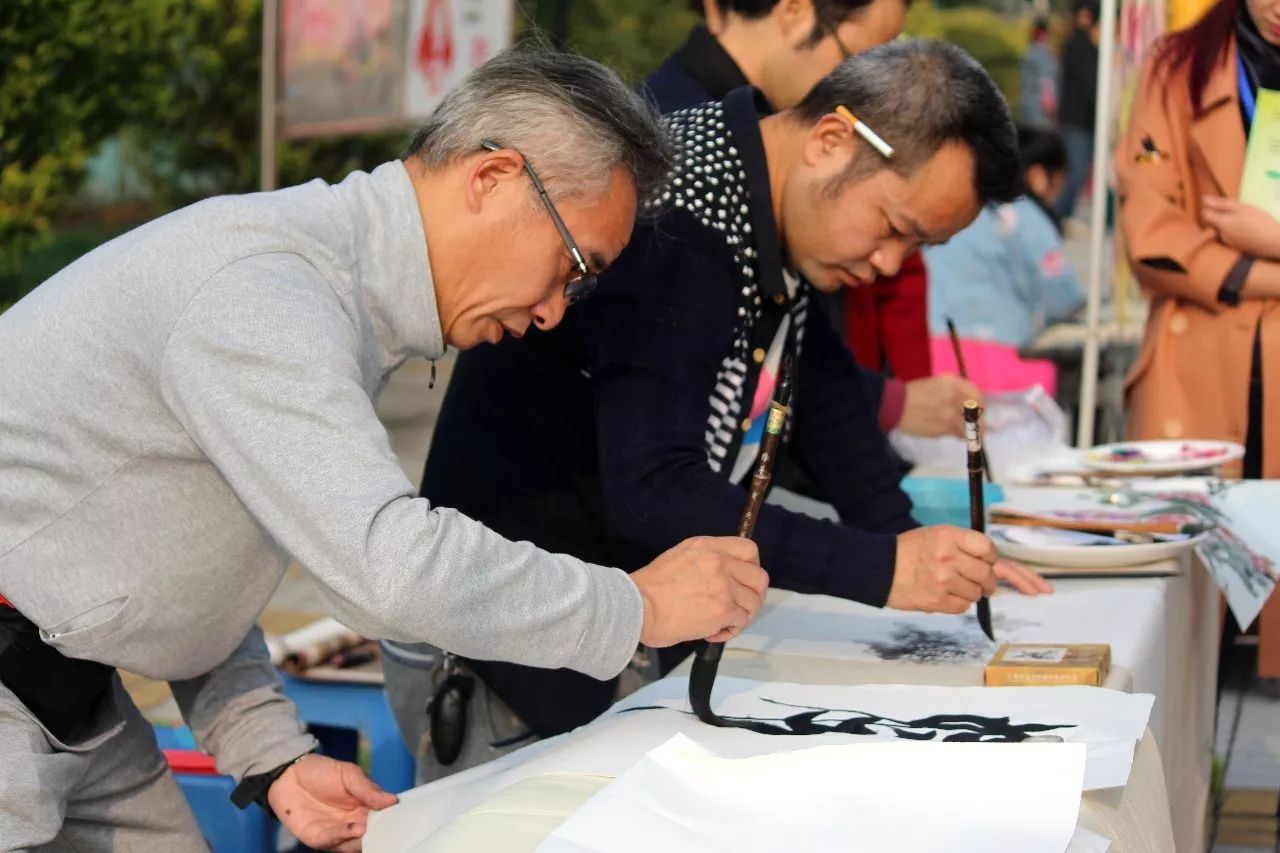 一周播报39期｜苏宁云商落户、秋季花展、书法展、港澳签注便捷化……国际化青白江给你好看！