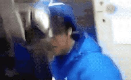 迟到5分钟,哭了半小时……天冷了,心不能寒