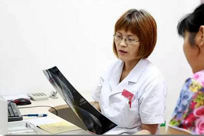 翟俊英：诠释医者大爱创造生命奇迹