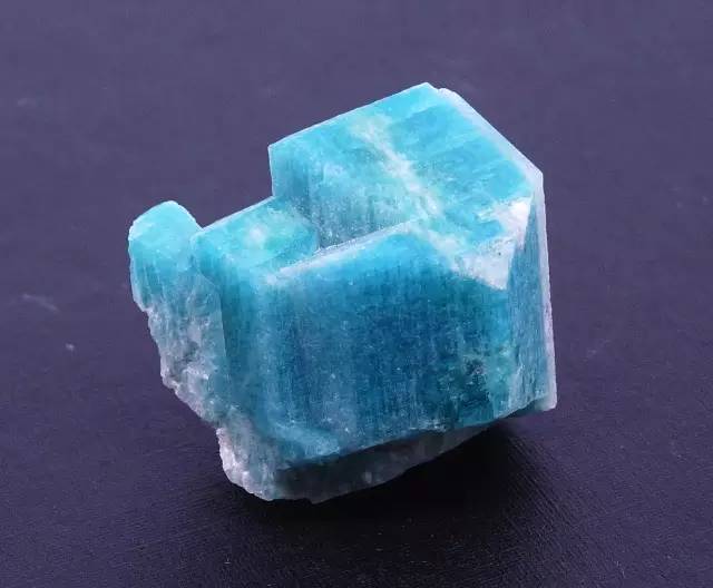 教育底色什么颜色,矿物颜色