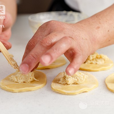 榴莲酥的做法烤箱空气炸锅,榴莲酥的做法微波炉