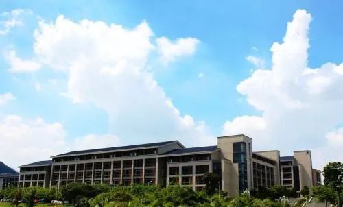 建校不到30载实力直追清华北大,建校不到30载实力直追清华