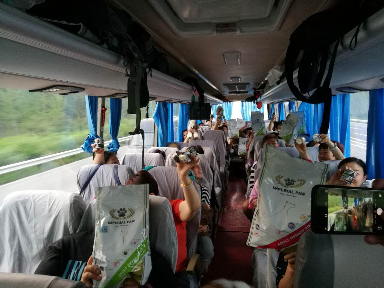 活动回顾｜随欧帝亿遛狗圣地撒花跑，铁锅灶台鱼可劲儿造回顾