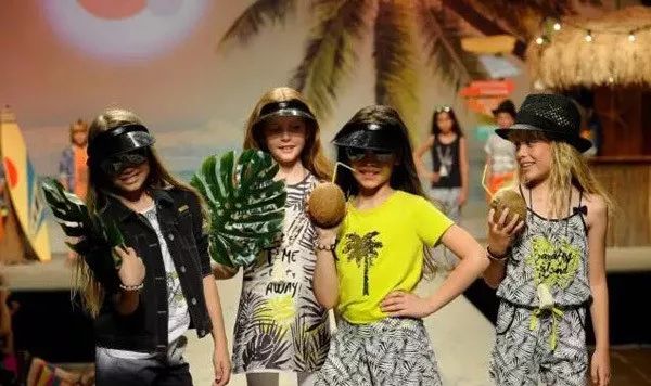 征服威廉王子一家的西班牙童装是怎样的呢?一起来看看吧