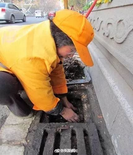 迟到5分钟,哭了半小时……天冷了,心不能寒