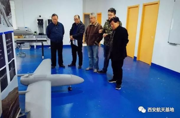 白手起家到上亿的老板创业经历,00后小伙创业逆袭之路