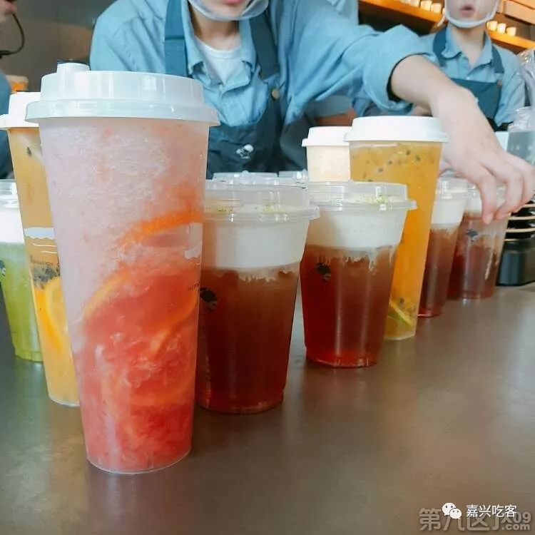 粗去浪｜这家奶茶店竟然和奢侈品一个地位！喝过它的我也算是有钱人了！