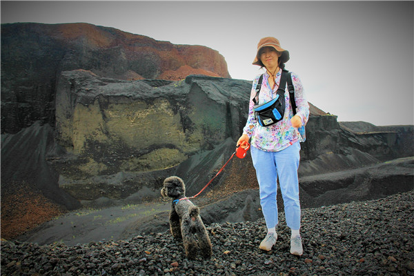 活动回顾｜欧帝亿主题狗狗巴士察哈尔草原深处探秘万年火山
