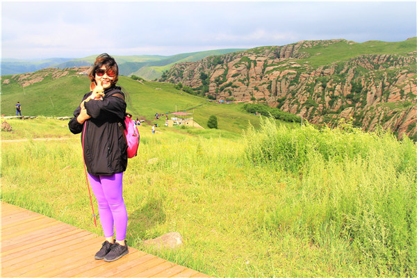 活动回顾|欧帝亿主题狗狗巴士察哈尔草原深处探秘万年火山