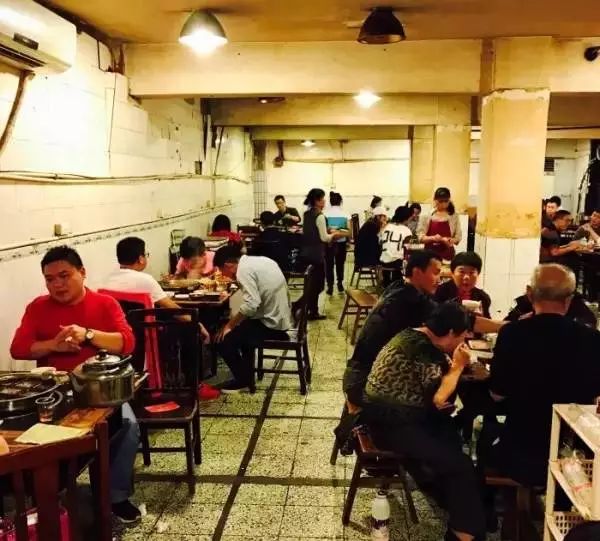 重庆火锅和四川火锅谁才是正宗的,正宗重庆火锅vs长沙重庆火锅