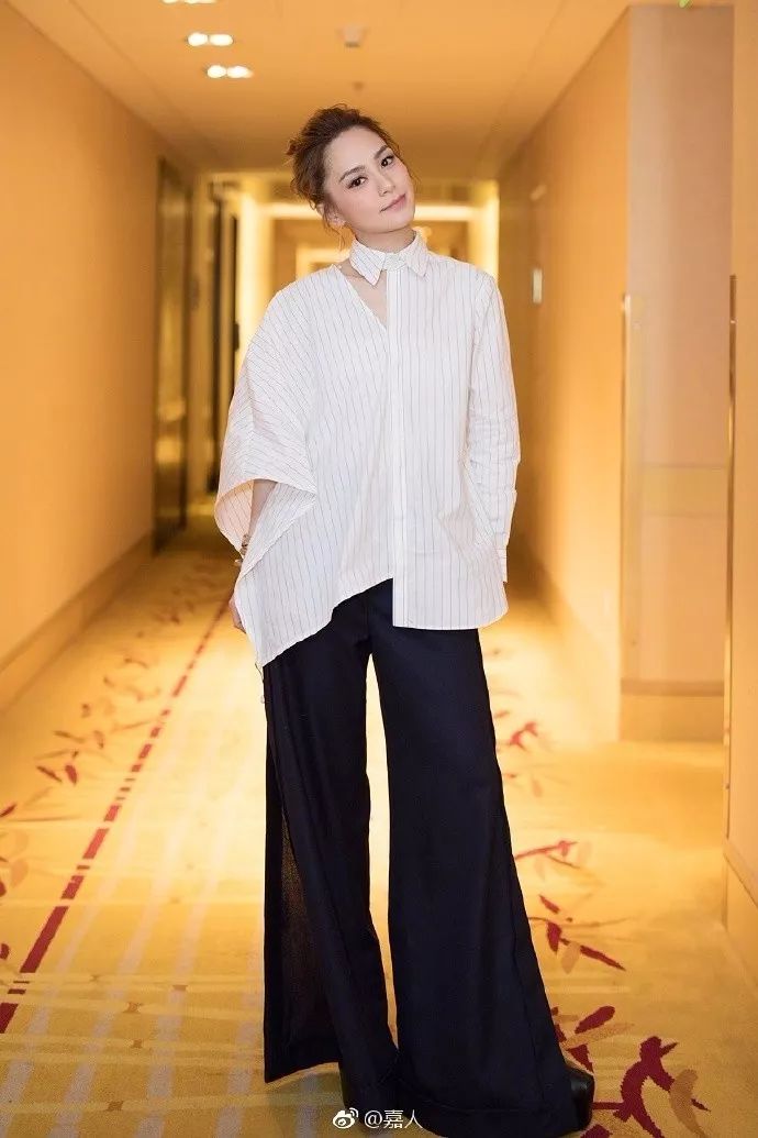 秋冬穿搭女2021高级感小个子,秋冬也流行穿大不穿小